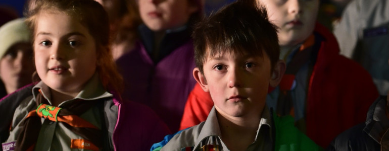 Children with their ancestors medals