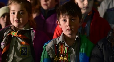 Children with their ancestors medals